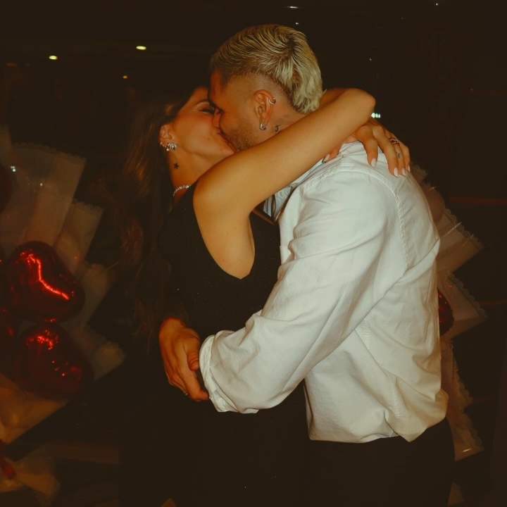 伊卡尔迪审美总算正常了，总算要再婚了，这个瓜我吃了这么多年，真不容易！ 