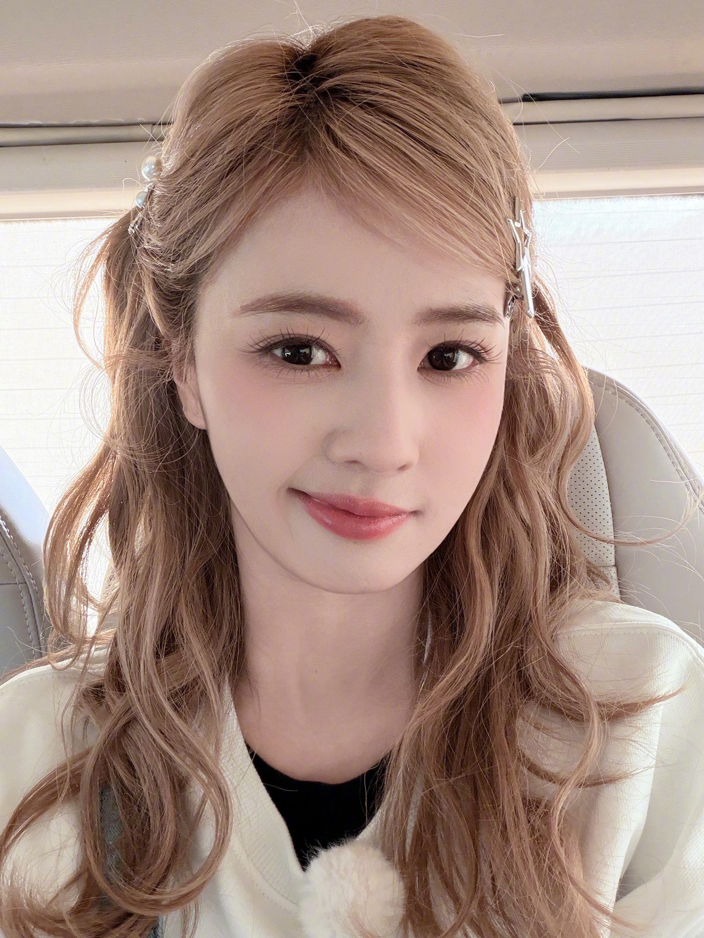 白鹿 x 最新自拍9宫格～真的好美好宠粉