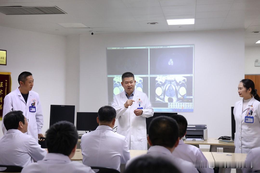 王春红同志任信阳市中心医院院长，免去其信阳市人民医院院长职务。
        