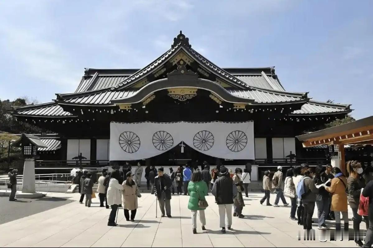 截止26日中午，没有早苗去“拜鬼”的消息，今日她并没有现身“靖国神社”。

近2