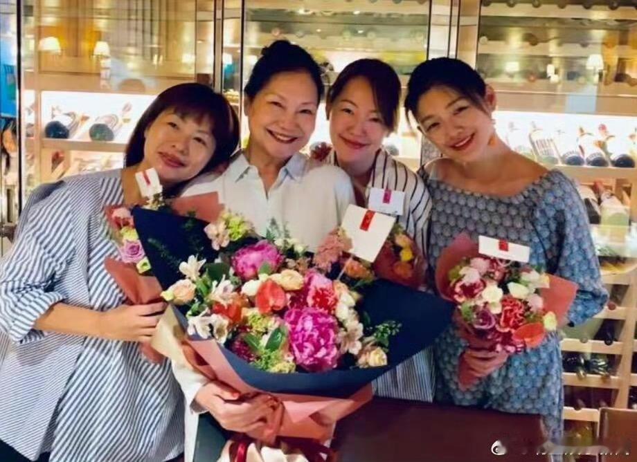 小S称树葬为大S本人意愿2月11日，据台媒，小S、具俊晔希望秉持大S低调、不想被