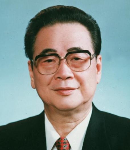 1992年7月，邓颖超生命垂危之际，却清晰的吐出两个字：李鹏”，这背后的故事让人