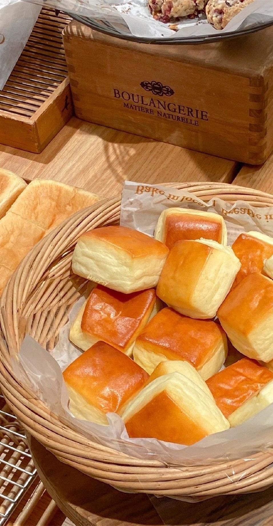 老规矩，睡前一更。明日甲辰  丙寅  己酉。这天有个破碎煞在这个日课里面，所以各