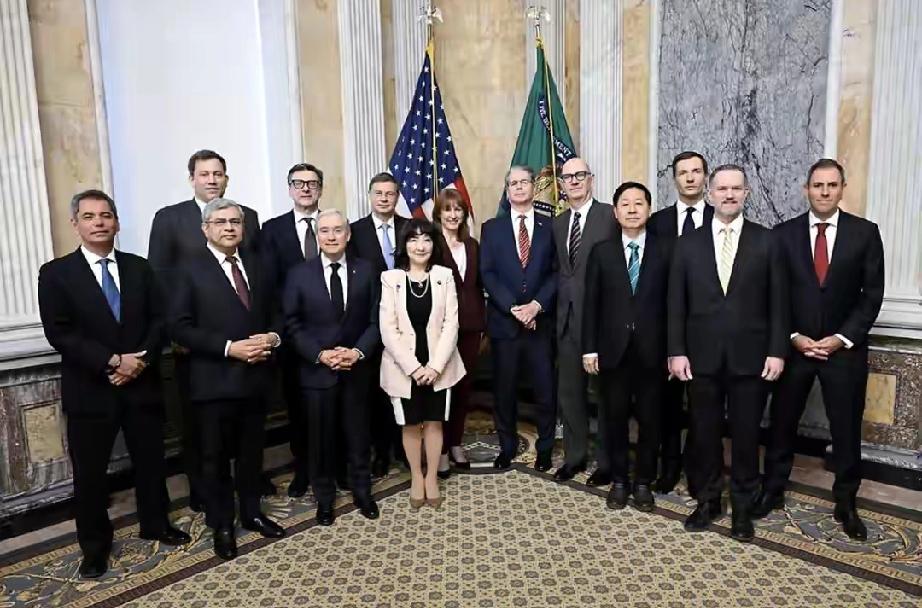 特朗普这操作真让人哭笑不得。他又给盟友下命令，要在180天打破中国稀土垄断，不然