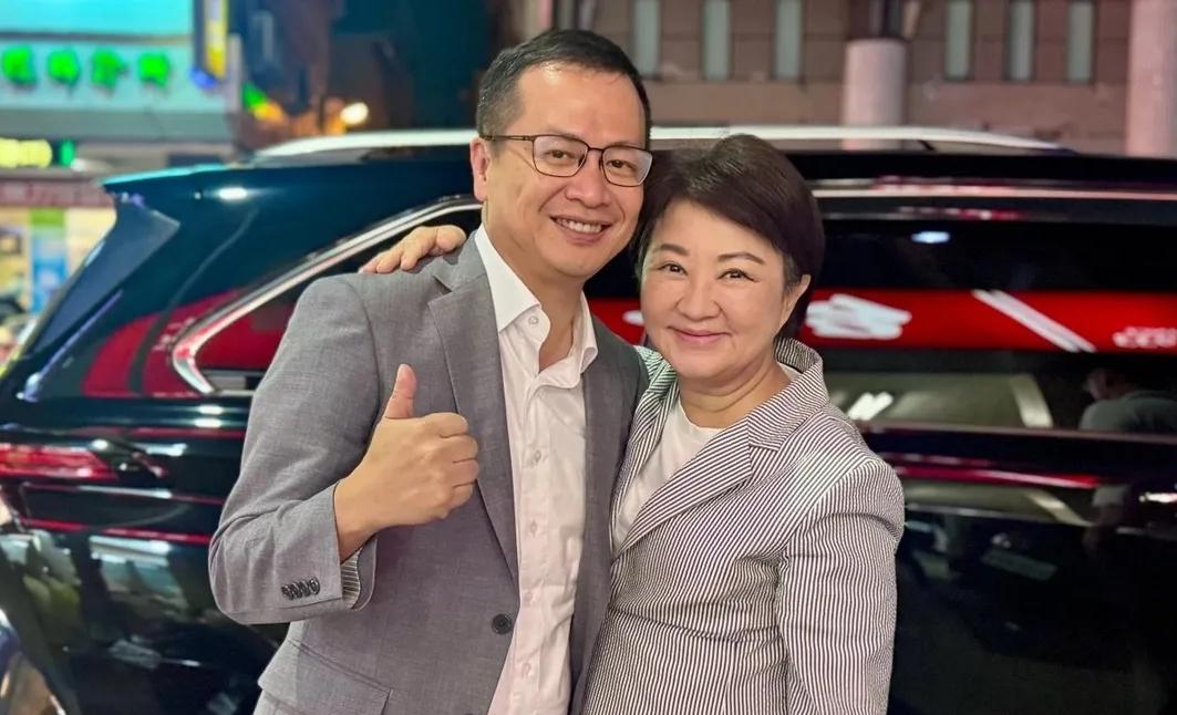 台中市长卢秀燕昨日呼吁组建“在野大联盟”，黄国昌昨日表态支持，罗智强今日也表态支
