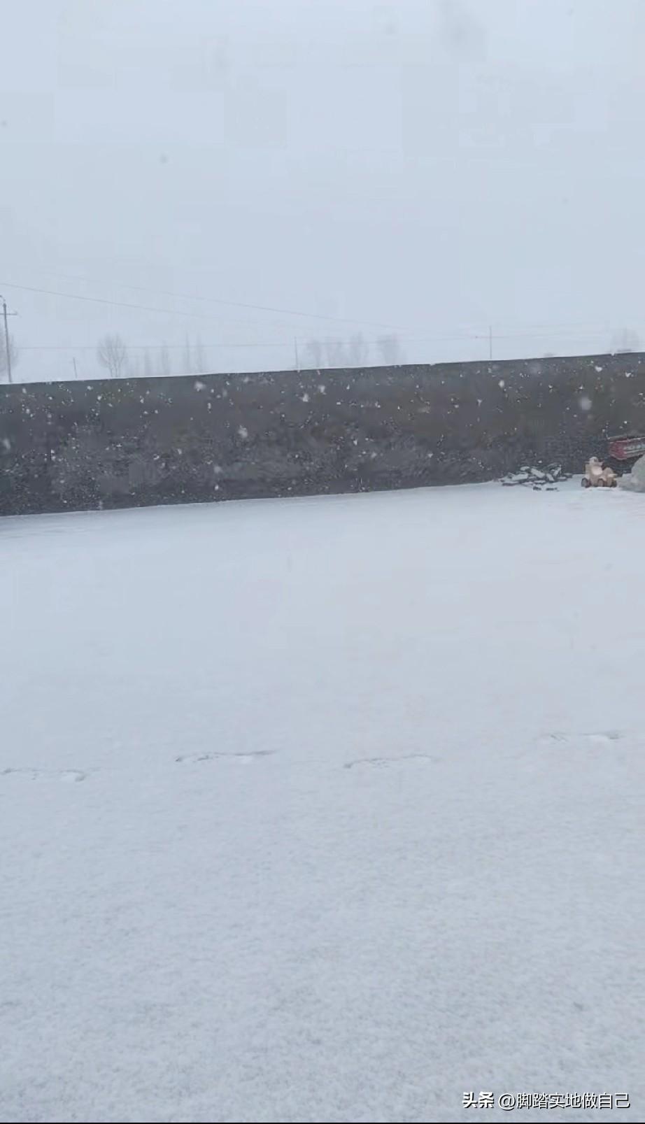 2026年3月开学时，榆林大雪纷飞。这春天的雪，来得有些意外。如今这开学季的雪，