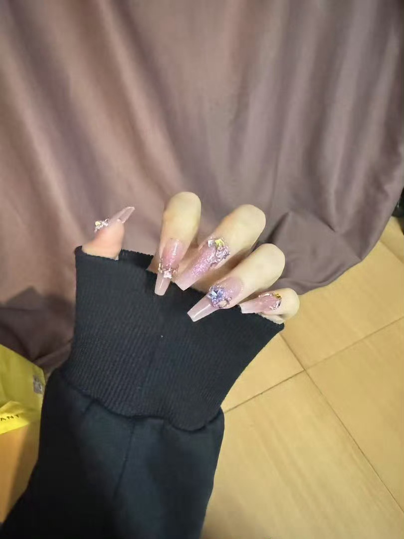 频繁做美甲 伤害不可逆，我是觉得一个月做一次不算频繁吧，就是正常频率了，而且咱就