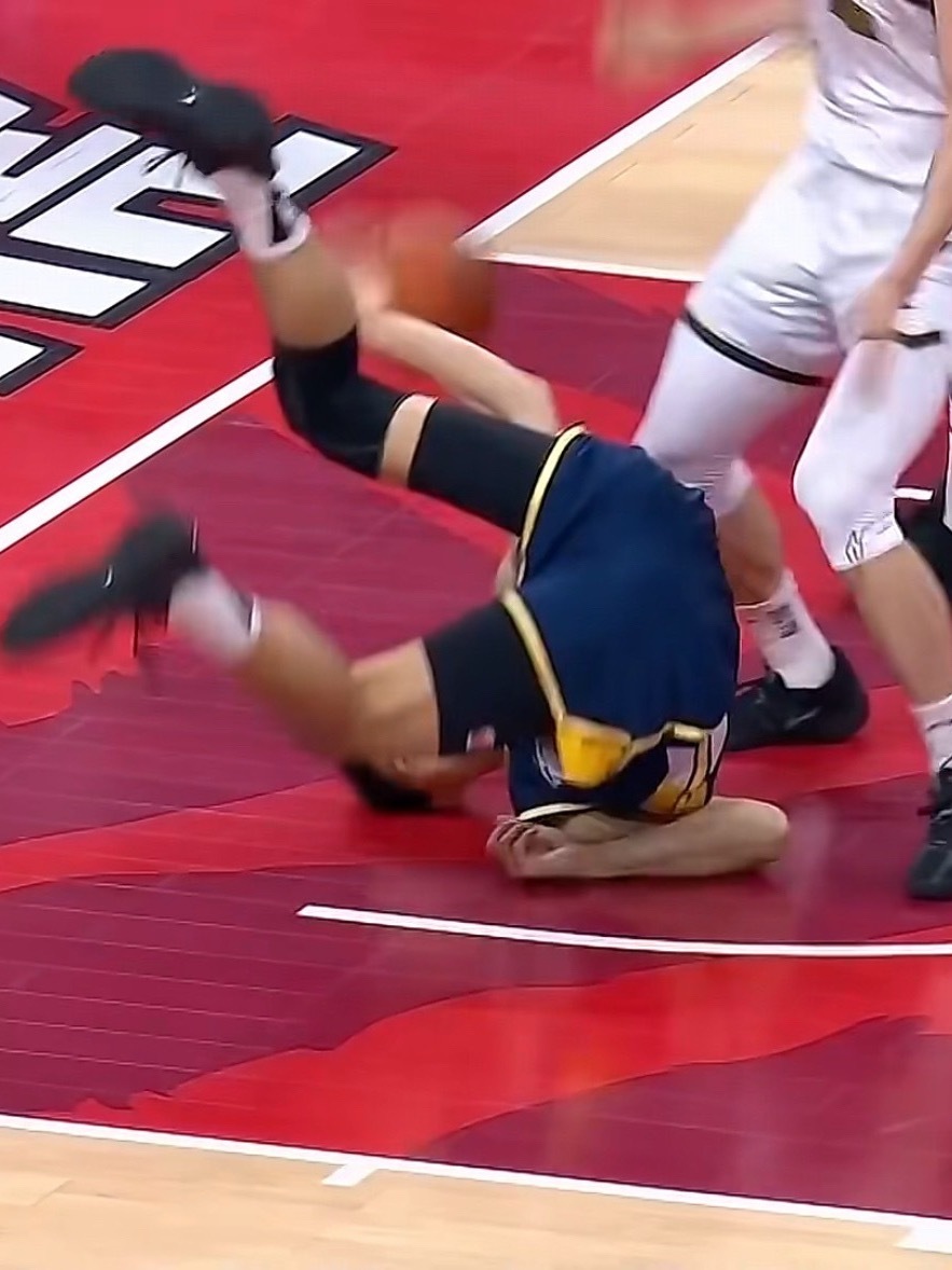 “现在向你走来的是非全日制nba糗媛，布鲁克林篮网队函授认证，球队天生的领导者，