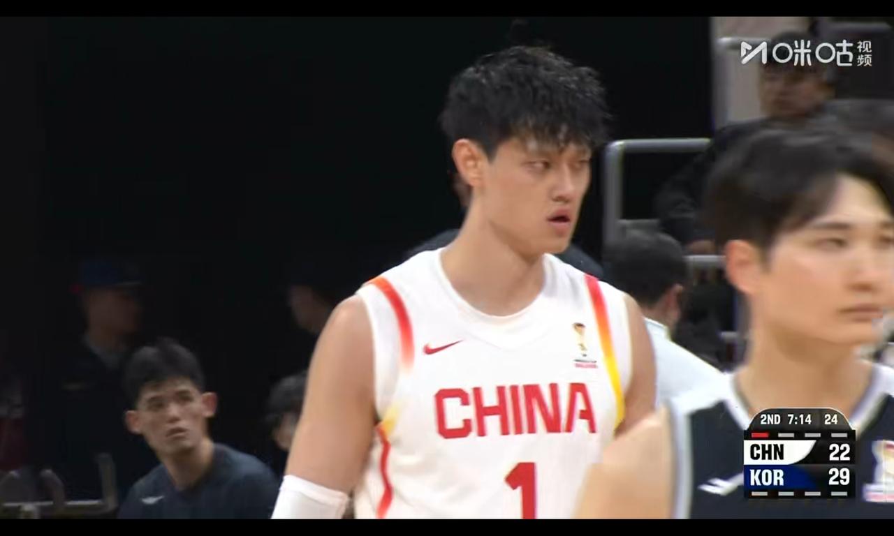 曾凡博动不动就飞起，搞得比张镇麟都花里胡哨，这是表演赛吗？

曾凡博的粉丝很多，