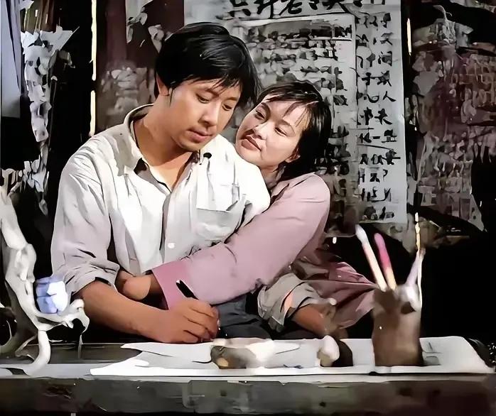 那一次，刘晓庆与姜文拍伤痕电影《芙蓉镇》，还真弄假成真了…