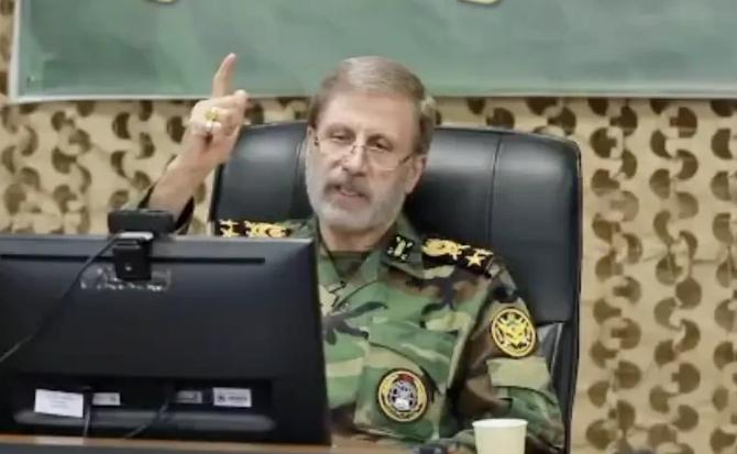 佩泽希齐扬和阿拉格齐至今还坐在位子上，革命卫队没动他们。很多人以为这是强硬派手软