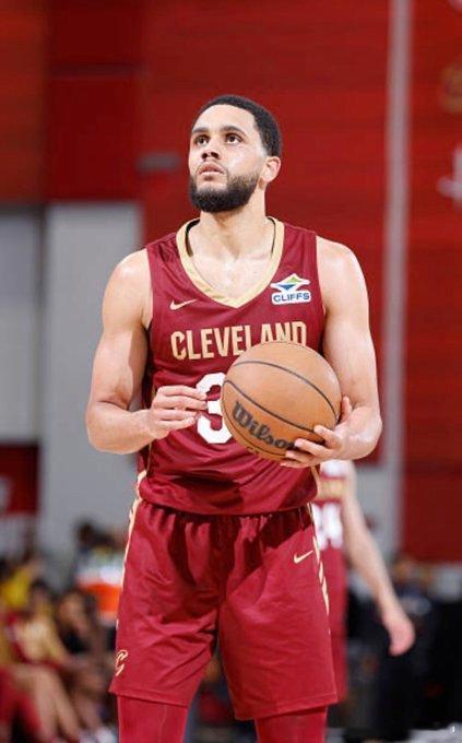今年参加夏联的荷兰球员居然有4位NBA Malevy Leons（勇士）Tris