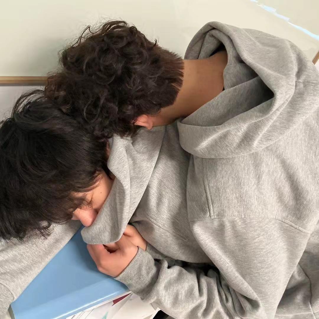 我走的每一步都是为了远离过去 可我最怀念的也是过去