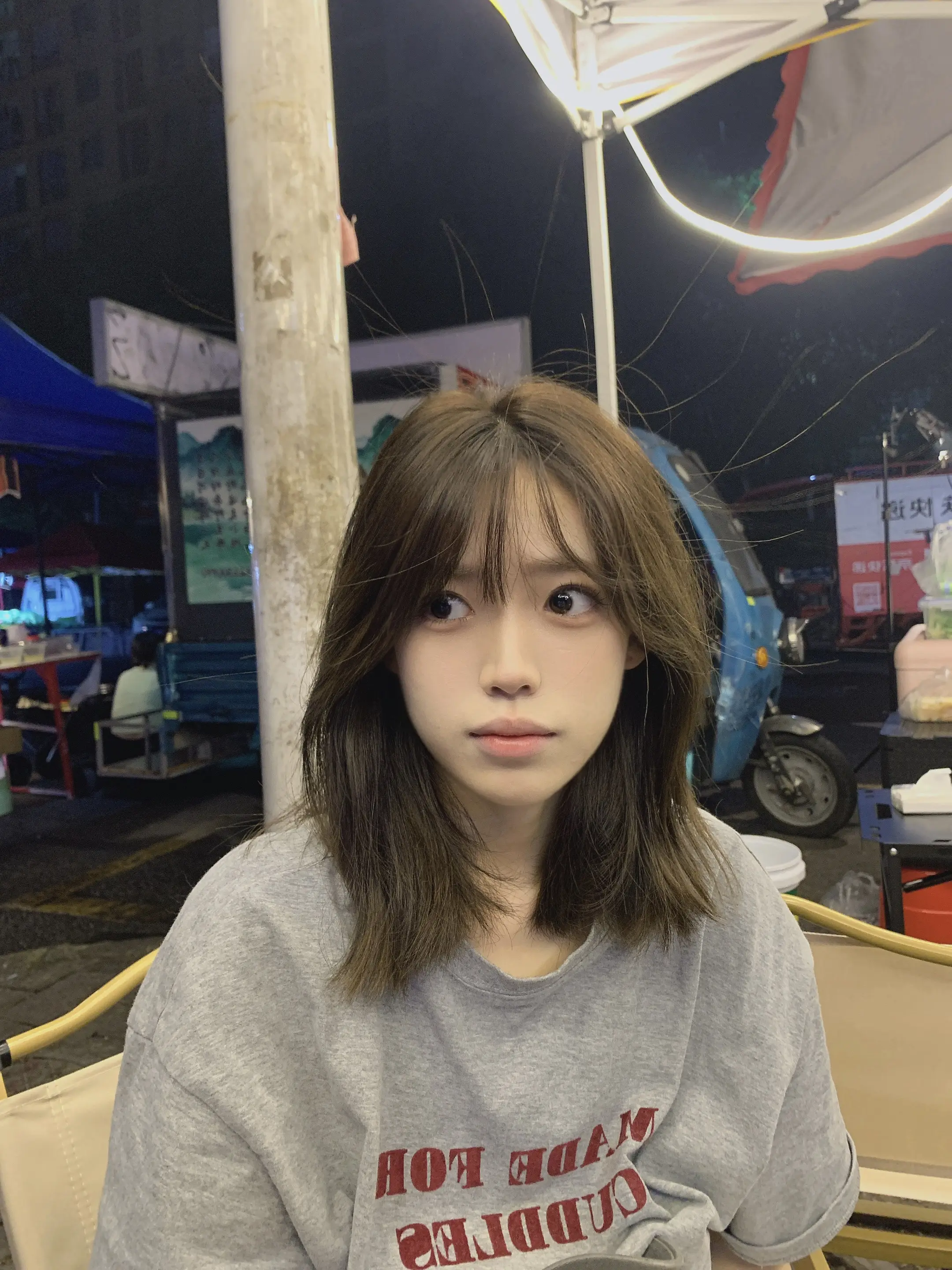 看我的头发立起来了