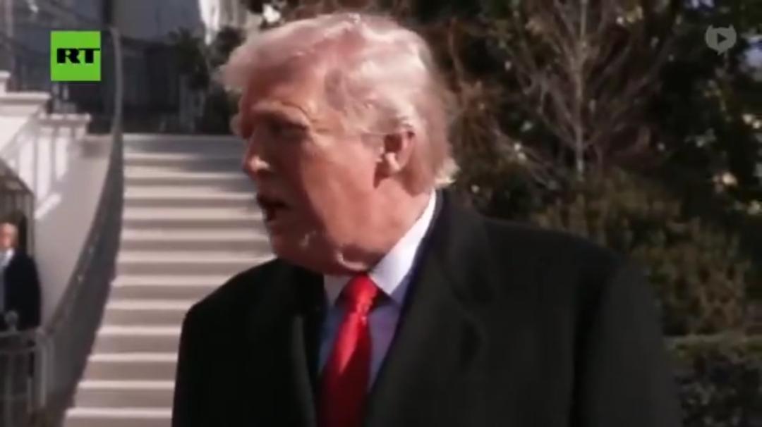 “泽连斯基必须行动起来”——特朗普
“否则，他将错失一个绝佳机会，他必须行动。”