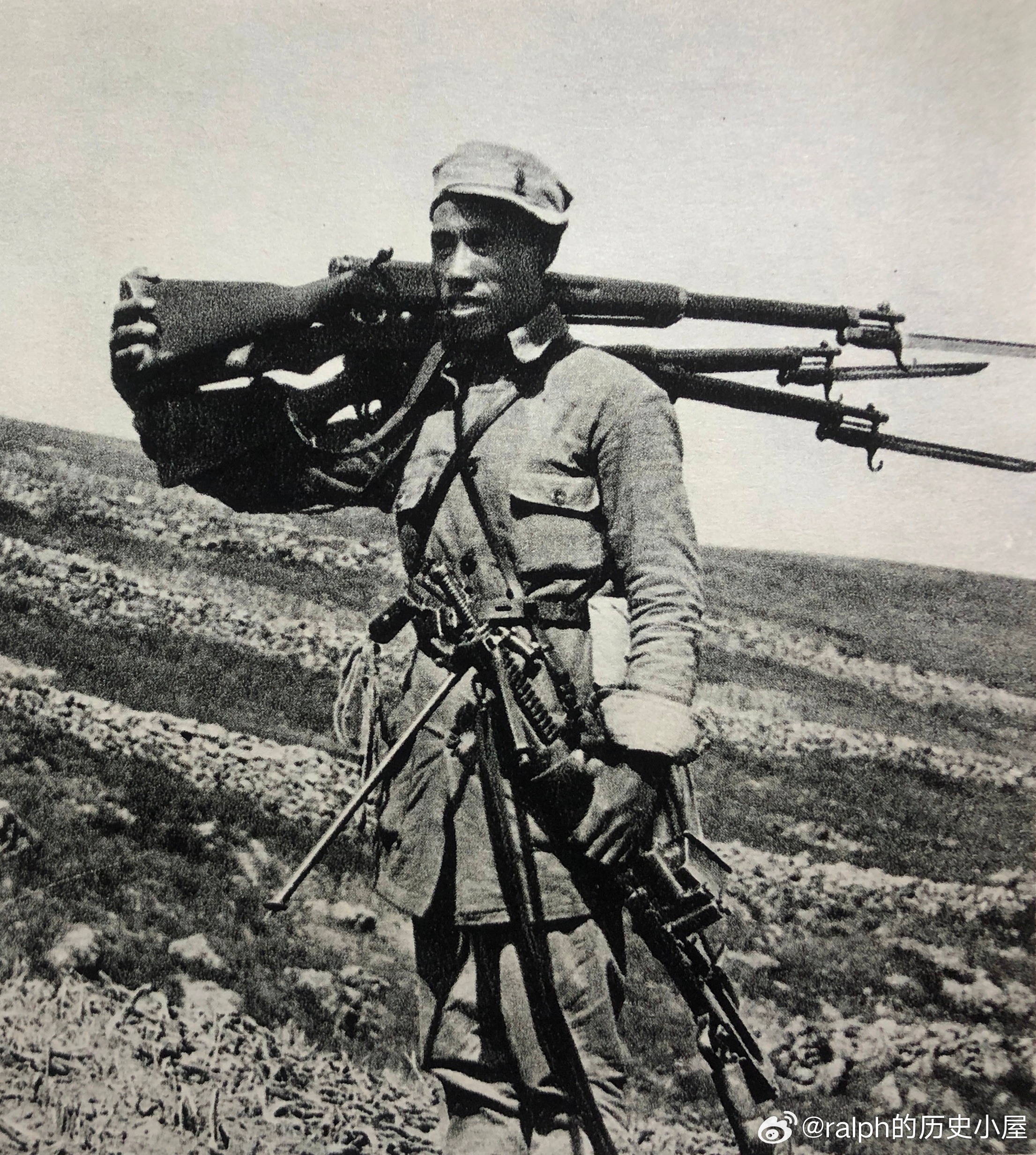 1940年9月涞源三家村战斗中晋察冀军区一分区2团1连连长李永生一人缴获1挺机枪