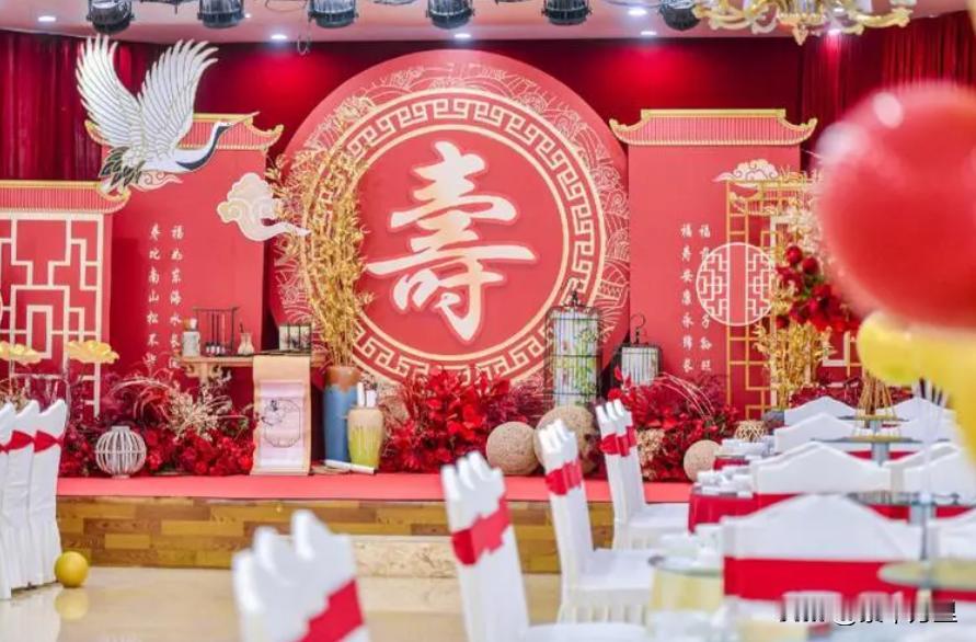 厚颜无耻！3天前，爷爷过80大寿，大伯邀请了100多位远房亲戚给爷爷庆寿，在一家