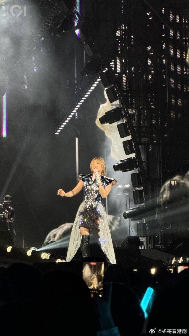 天后孫燕姿啟德騷開鑼　相隔12年曬超流利廣東話：我係咪叻叻豬.新加坡天后孫燕姿《