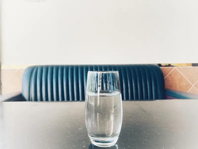 过年谁不想放开了吃，但又怕胖，这几个技巧能帮大忙。
把餐具换成小号的就挺绝。中山