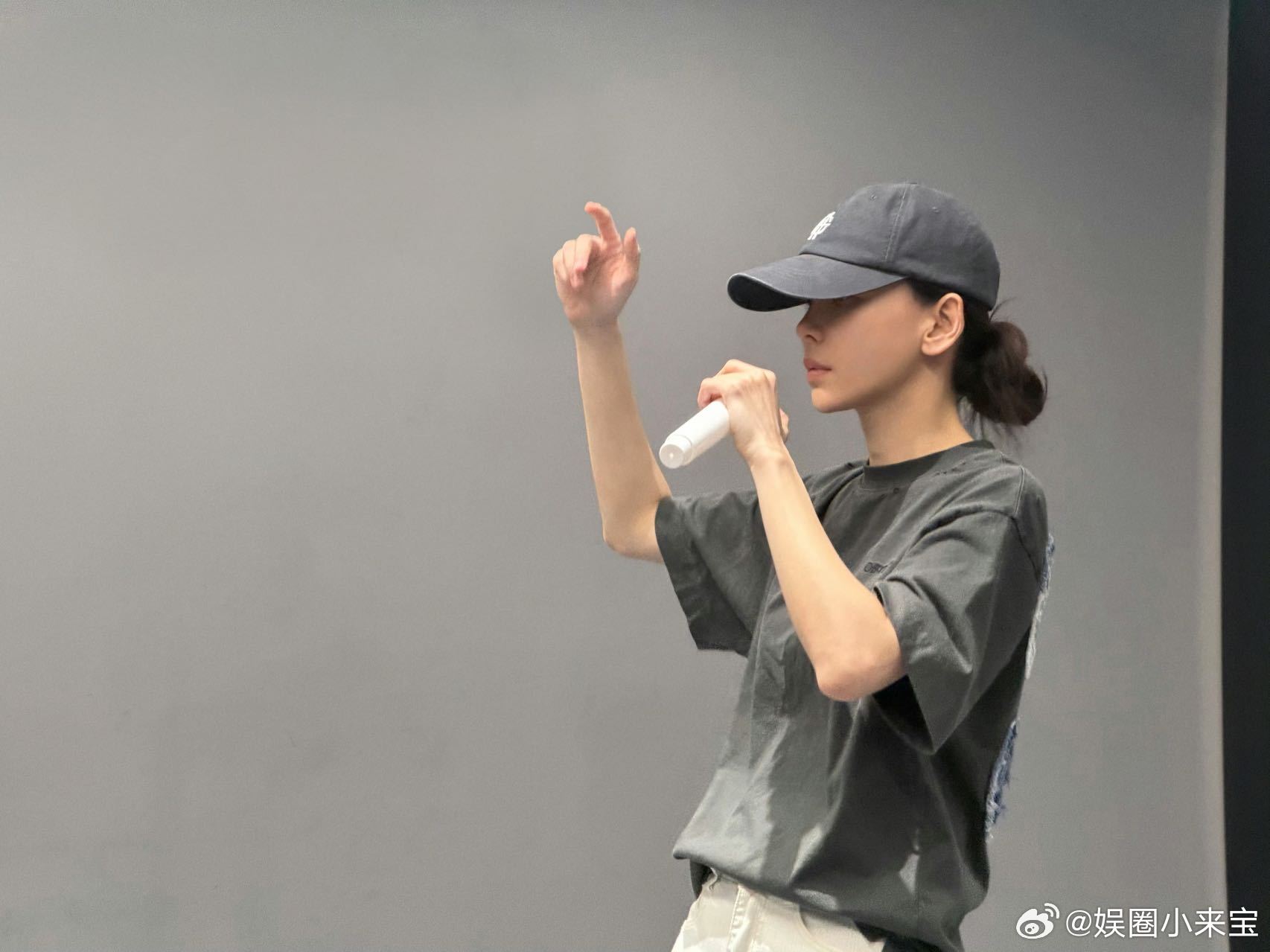 于文文南京演唱会开票于文文南京演唱会🖤舞台上可酷可柔的全能音乐人于文文，中低音
