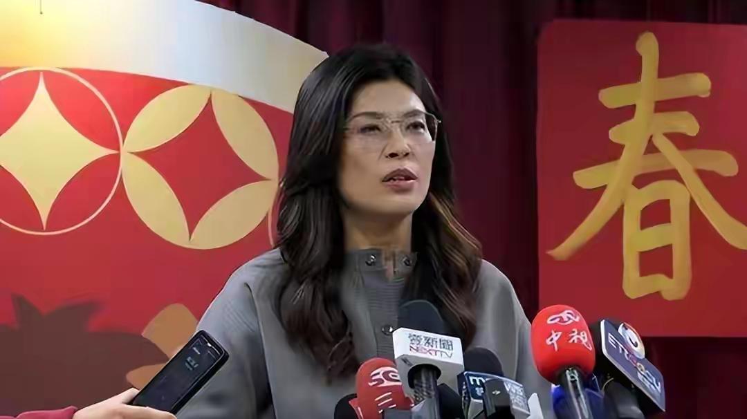 春节刚过，郑丽文态度突变，扬言打硬仗，竟是抢当美“提款机”？
 
春节余温未散，