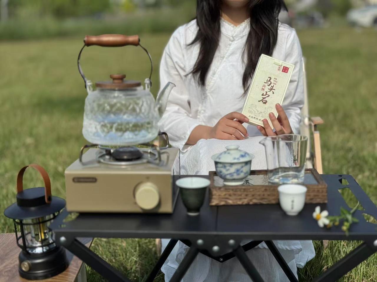 什么样的茶适合带到户外喝？
只要茶友有心，什么茶都能带到户外喝。
想在户外喝功夫