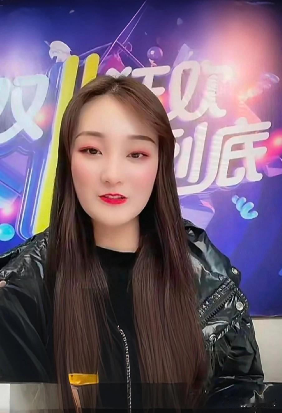 曾经那个风光无限的网红陈亚楠，如今却陷入了尴尬境地，真是让人感叹世事无常！
陈亚