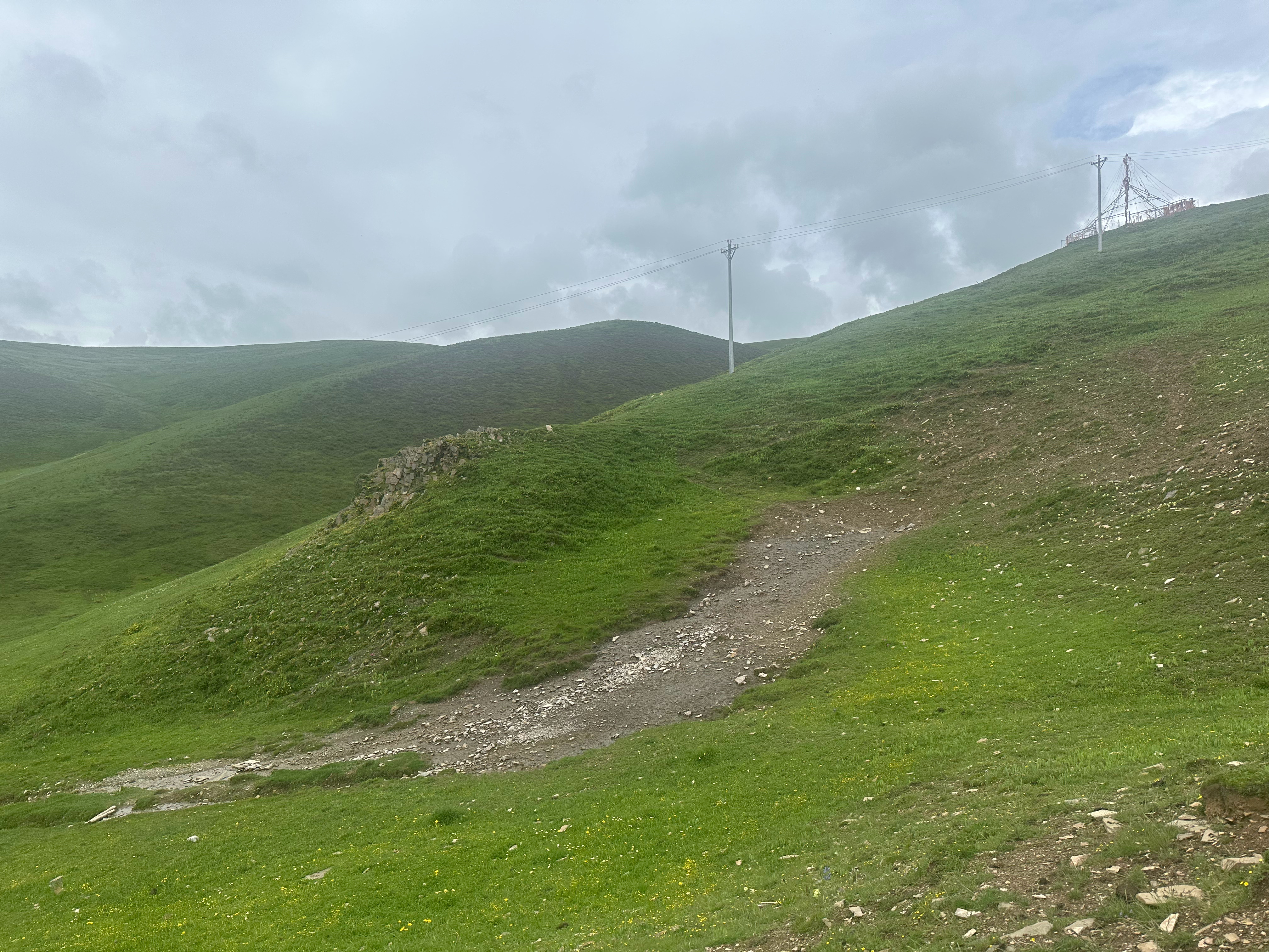 གཉེན་གྱི་ཕྱོགས་ལ་འདོད་ཆགས་ཆུ་ལྟར་གཡོ།།དག