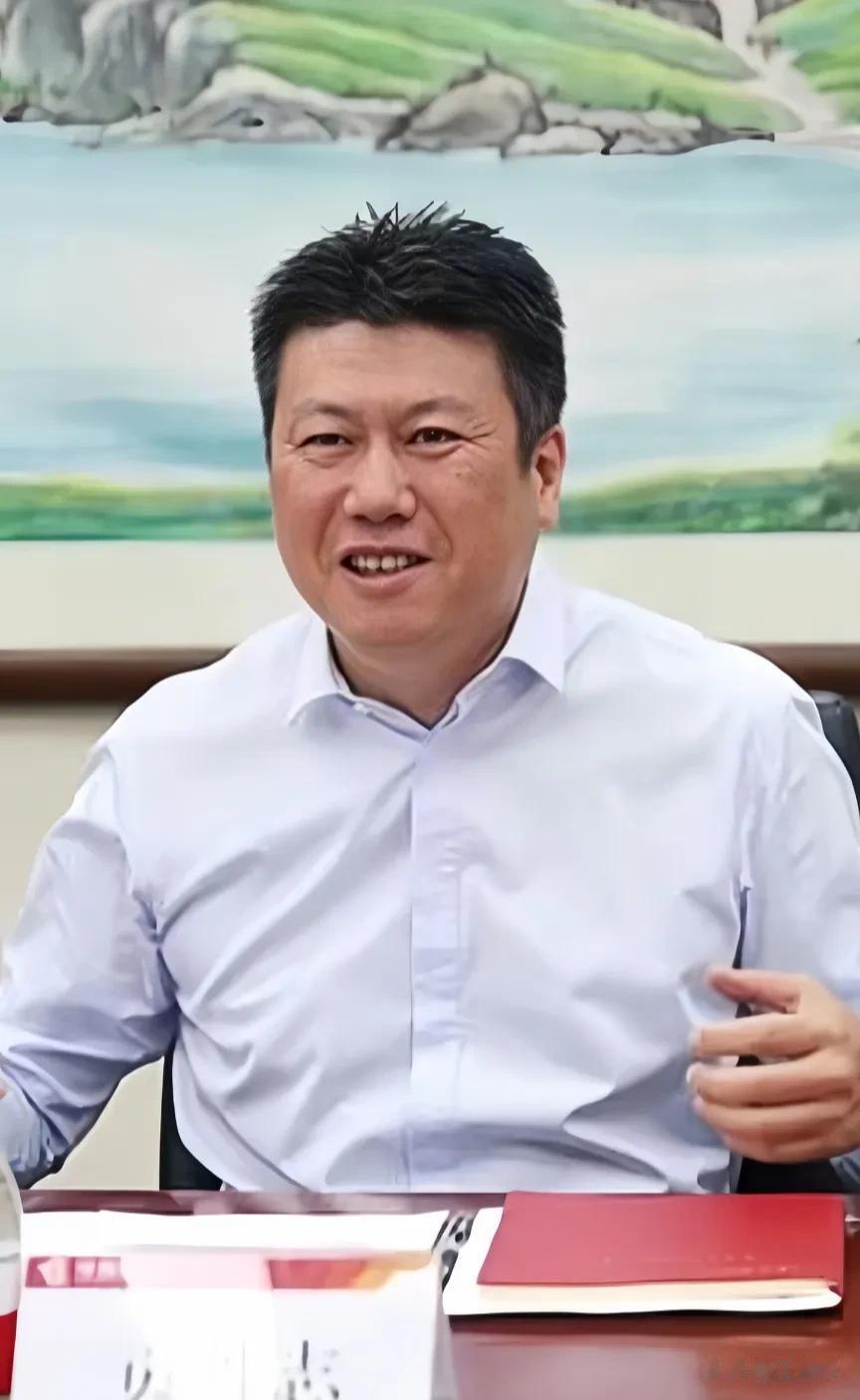 华夏银行天津分行行长坠楼身亡，难道真的是一不小心所致？

2010年11月，贡丹