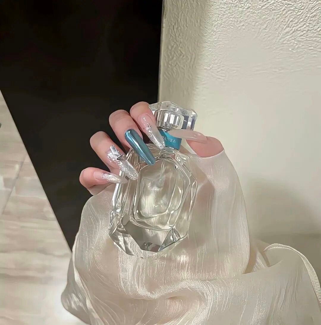 🦋𝑮𝒐𝒐𝒅 𝒍𝒖𝒄𝒌我的月薪和皇上的后宫佳丽一样，都是三千！ 