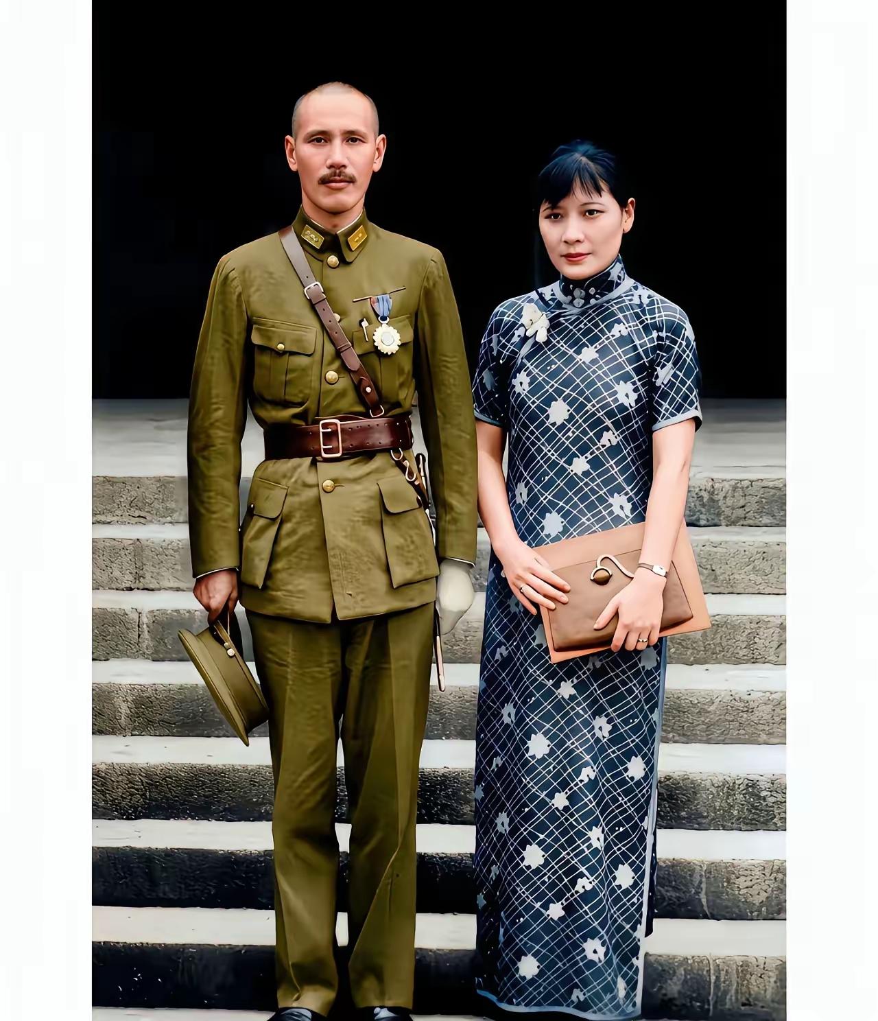 蒋中正
宋美龄
1946年重庆