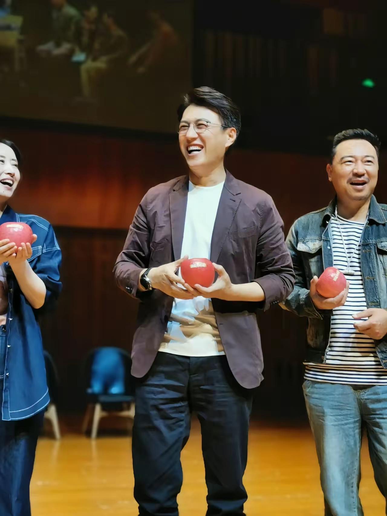 近日，中国煤矿文工团迎来了新一届艺委会的成立，任冬生、舒楠、殷秀梅等多位业内专家