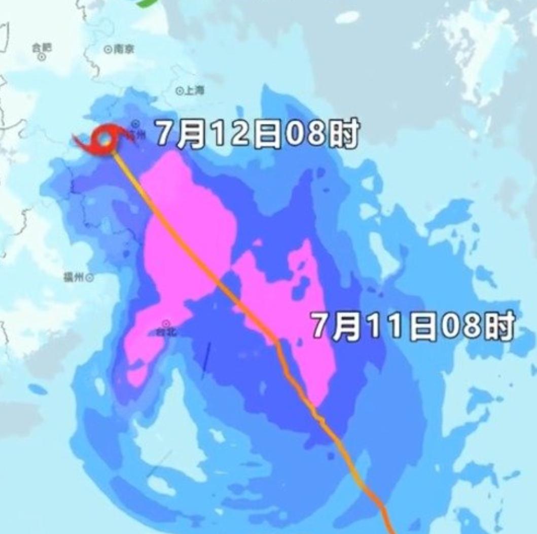 巴威台风届变脸第一名

今年台风巴威彻底火了，路径来回北调、强度忽强忽弱，卫星云