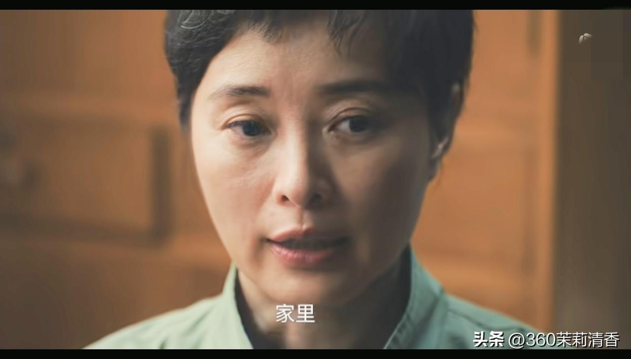 电视剧《交锋》已看完前4集，让我印象最深刻的，不是运筹帷幄的魏广进（成泰燊饰演）