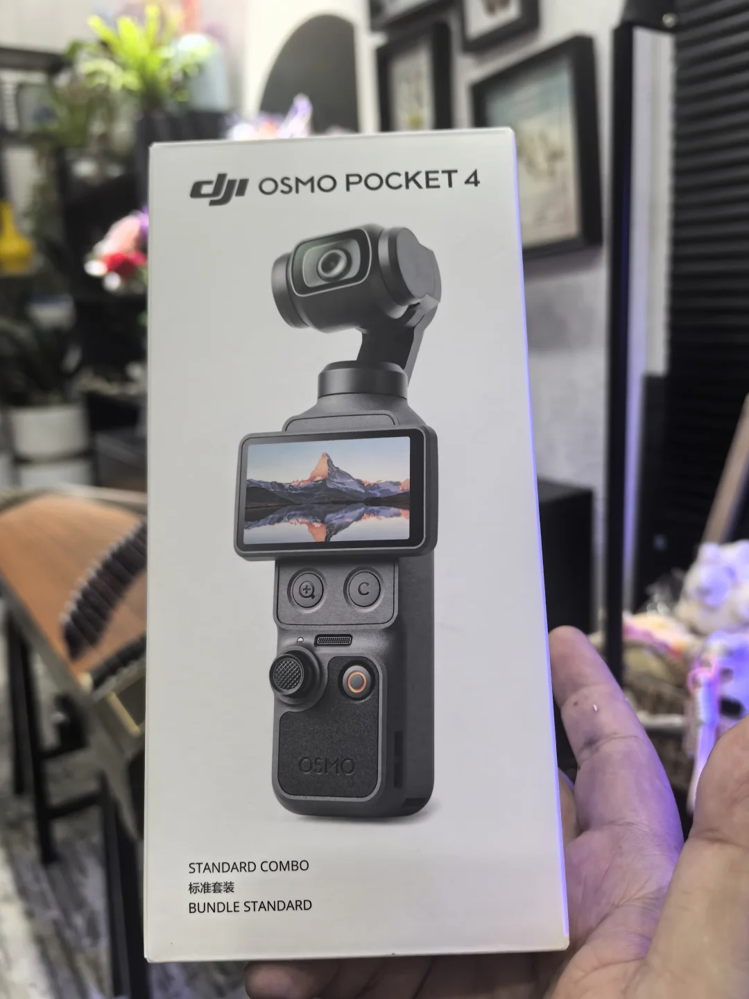大疆 Pocket4 其实没那么难抢吧。