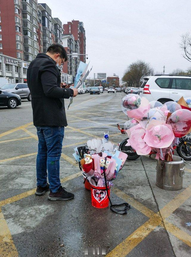 年轻人开始主动逃离玫瑰溢价第一次见可食用的浪漫嘿，年轻人正掀起新潮流！不再被玫瑰