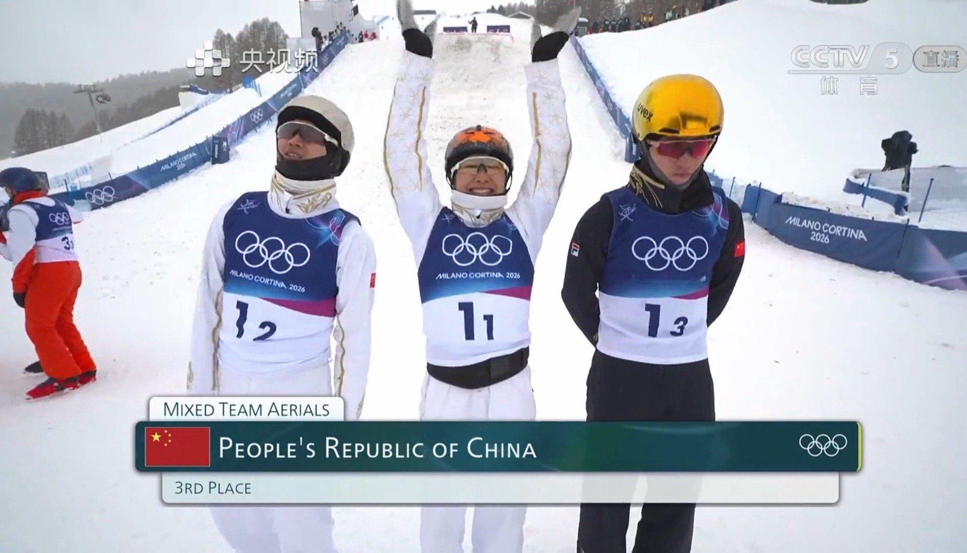 第13枚奖牌🥉米兰奥运会自由式滑雪空中技巧混合团体决赛季军——中国队（徐梦桃、