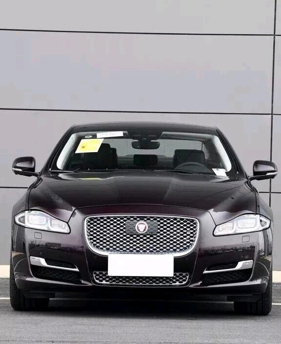 20万买二手捷豹XJL，是优雅的妥协还是修车噩梦？朋友发来一张照片，一辆深紫色捷