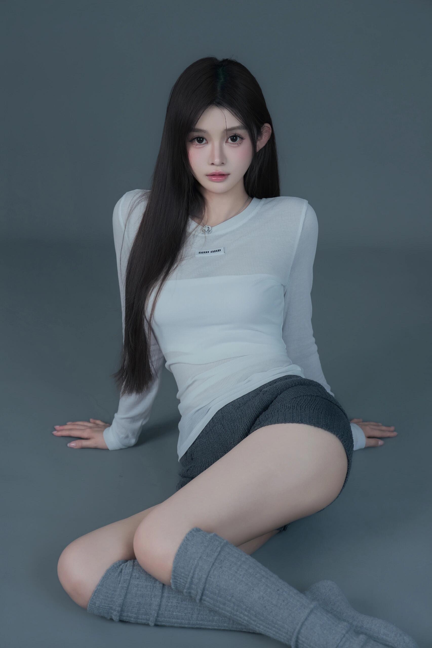 软糯格雷色系 韩系少女写真纯欲感满满 