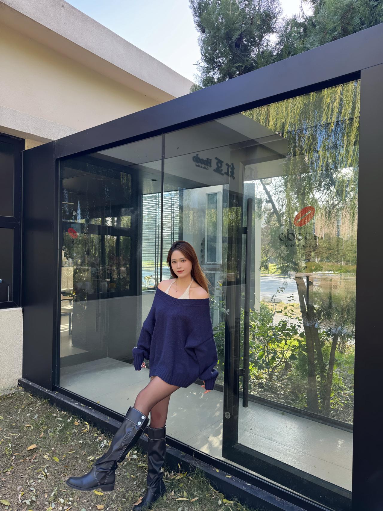 时尚简约的风格  毛衣+长靴