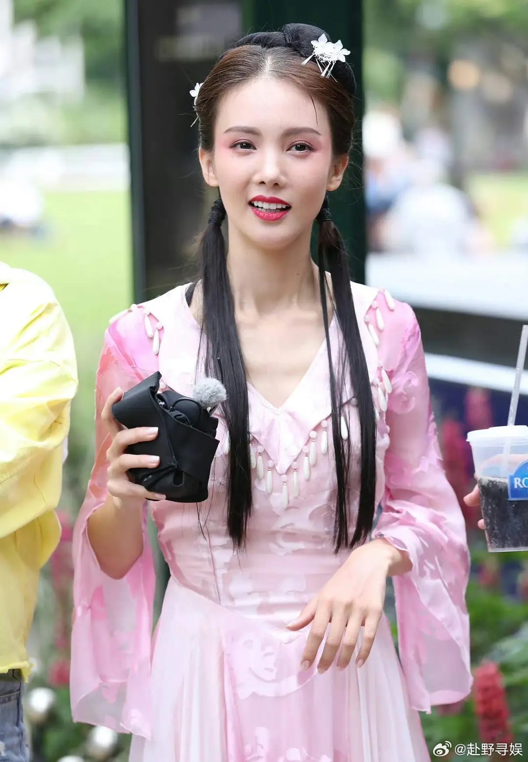 金晨这鼻子好别扭 