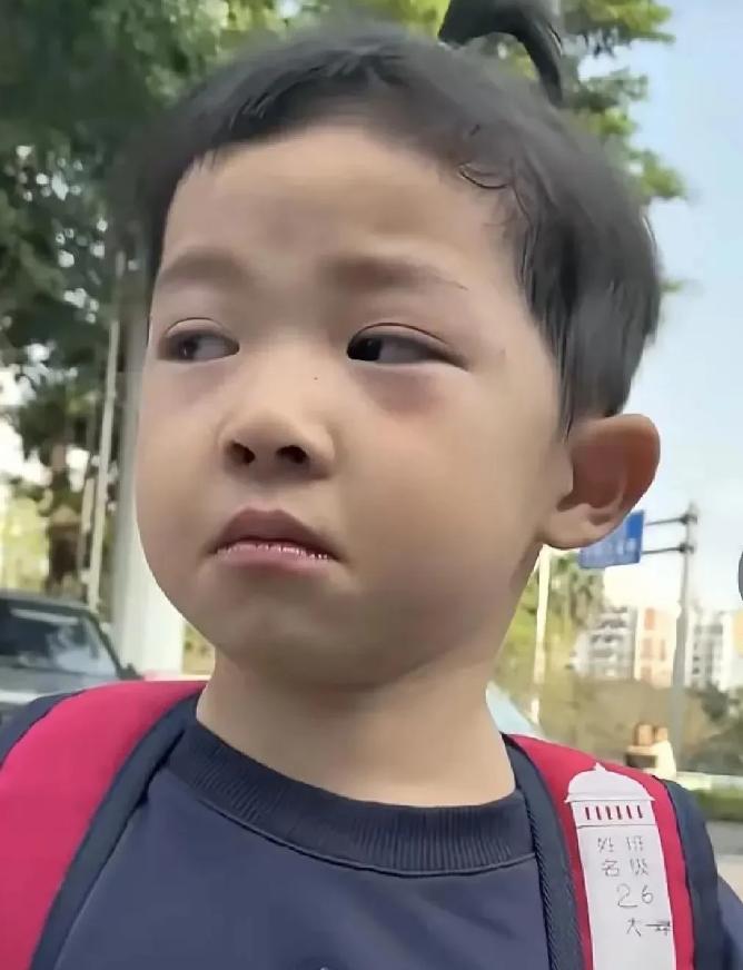 可怜的小天使，最终还是被选择了孤独！因为74岁的老爸和老妈身体状况每况愈下，小天