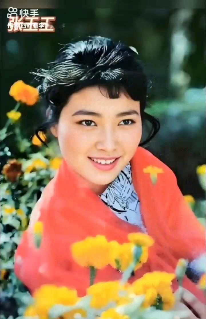 看到这组80年代女星的老照片，我真想把现在的电视机给砸了！
那时候的脸是真“扛打