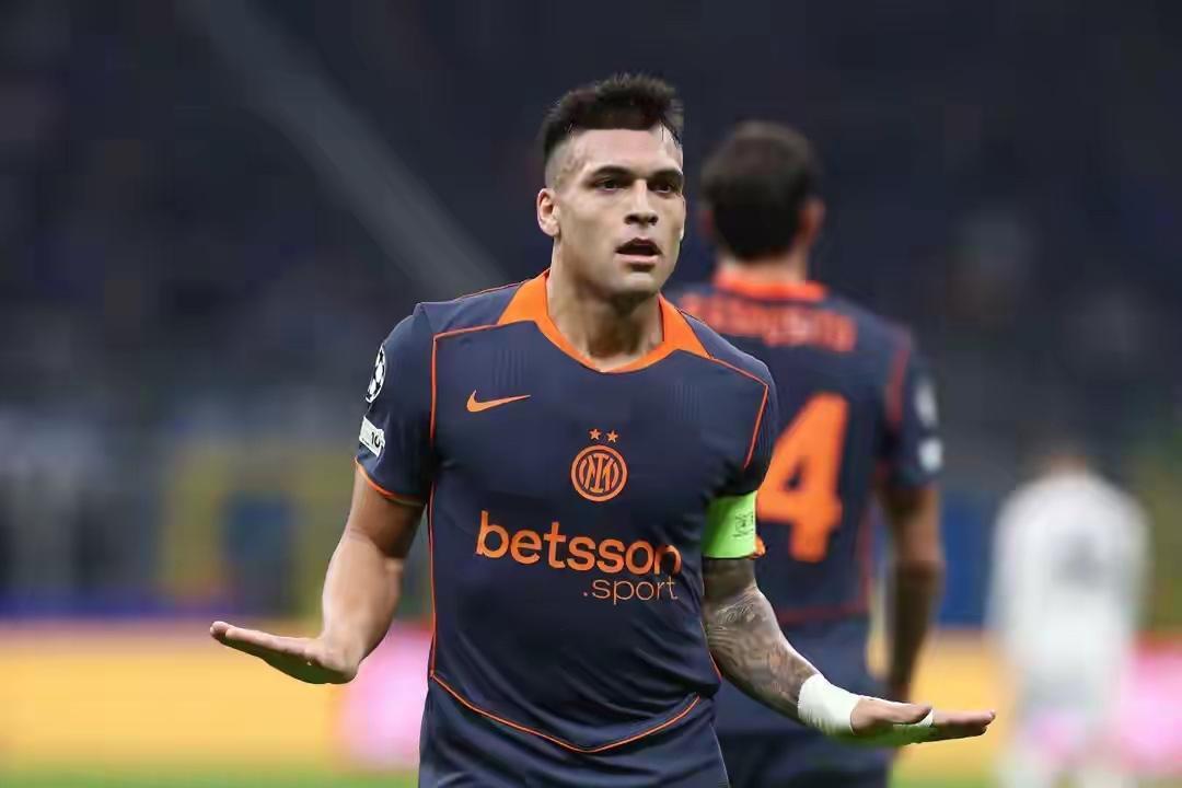 哎呀，又伤了！刚伤愈复出的国际米兰队长劳塔罗又伤了，左腿比目鱼肌轻微不适，将缺席