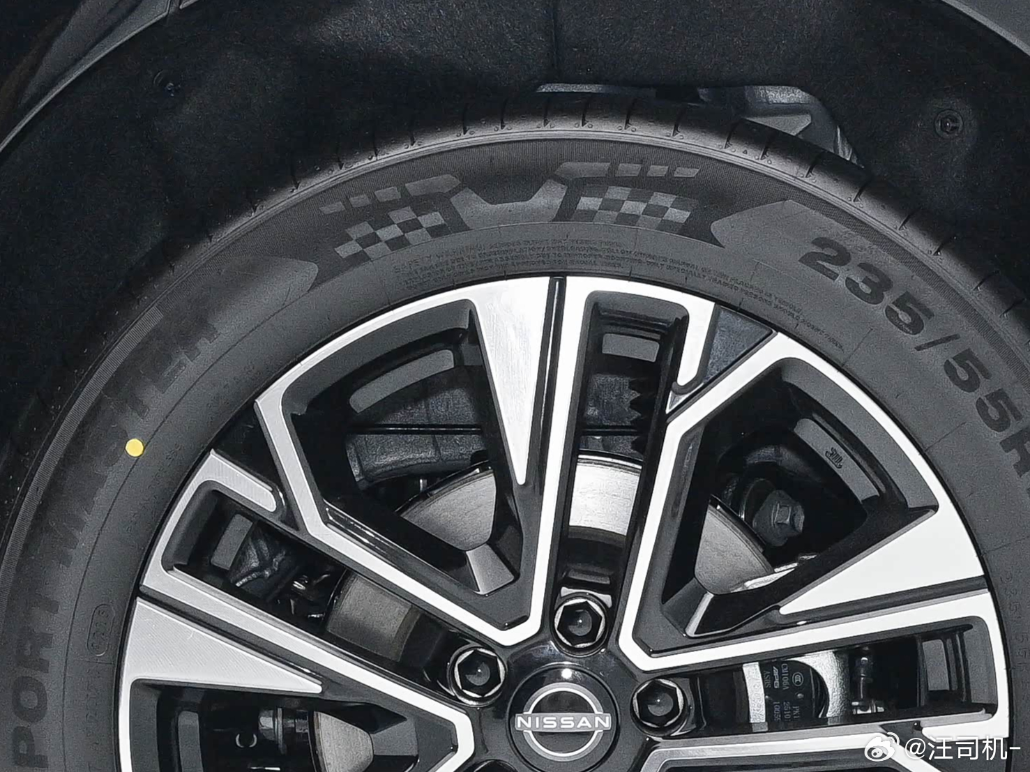 日产NX8上了一体压铸后地板。下一个日系大压铸，得等丰田在上海生产的雷克萨斯了。