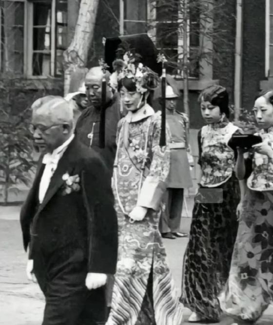 婉容皇后，是清朝的最后一个皇后，也是上千年封建王朝的最后一个皇后。不得不说，在流