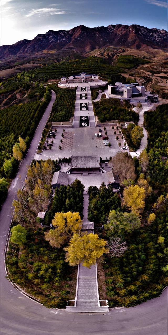 飞扬军事 80年前的今天，1946年4月8日，中共代表团乘飞机从重庆返回延安时在