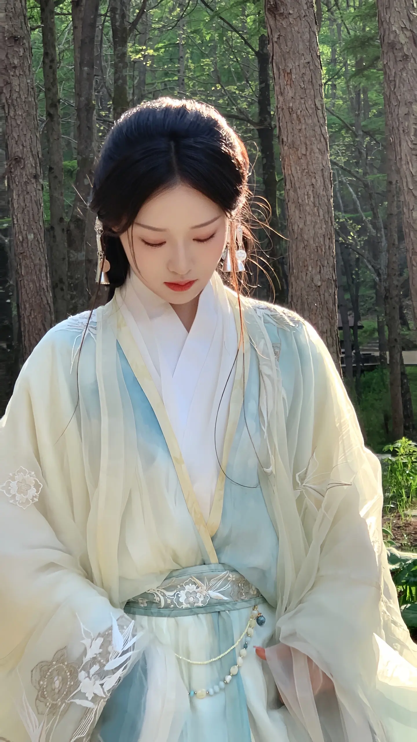 “我只求今朝拥你入怀抱”