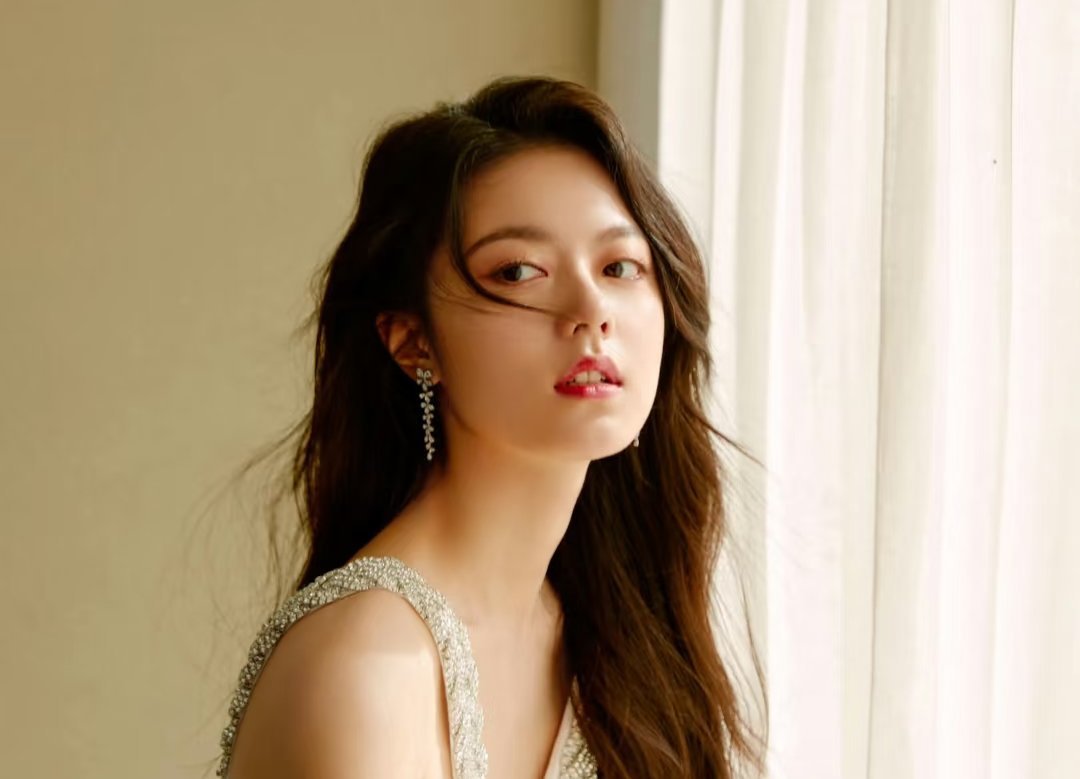 赵今麦真美呀～ ​​​