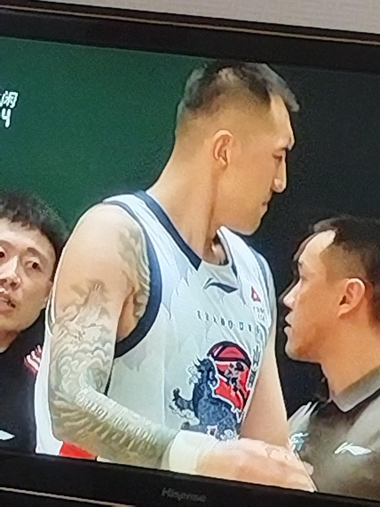 今晚山东高速主场迎战4连胜的北京。作为一个山东球迷，从理智上来讲，山东要想战胜北